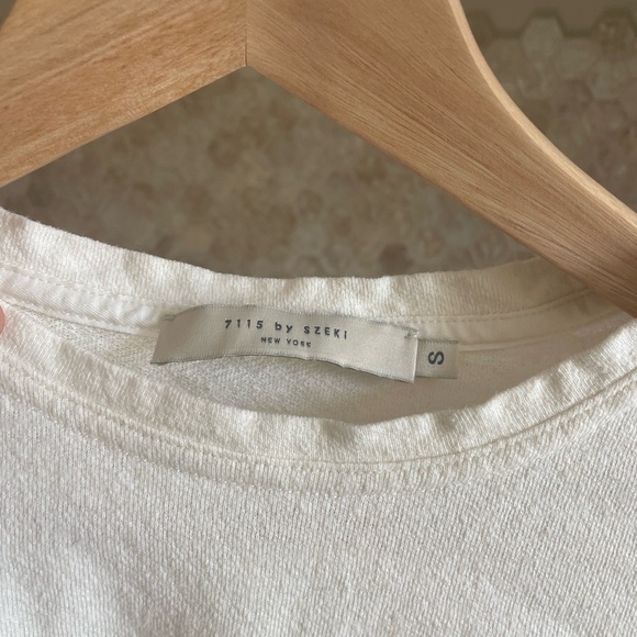 7115 by Szeki Signature Linen Crop Tee Off-White - Picture 4 of 5